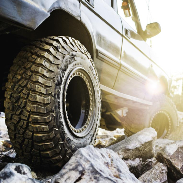 A 4x4 vehicle BFGoodrich-tyres on rocks