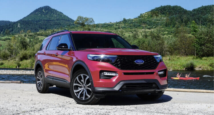 A Ford sat on general grabber tires to illustrate General SUV Tyres