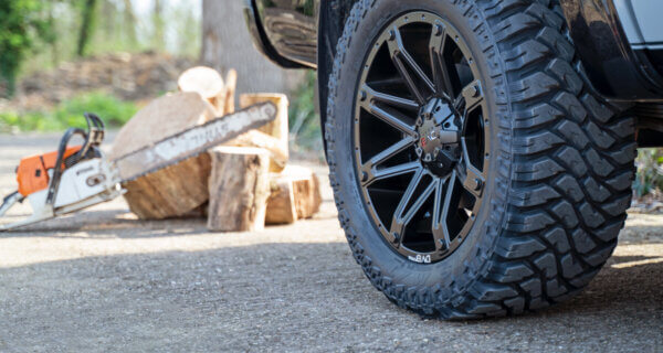 Mud-terrain-tyre on dv8 wheel